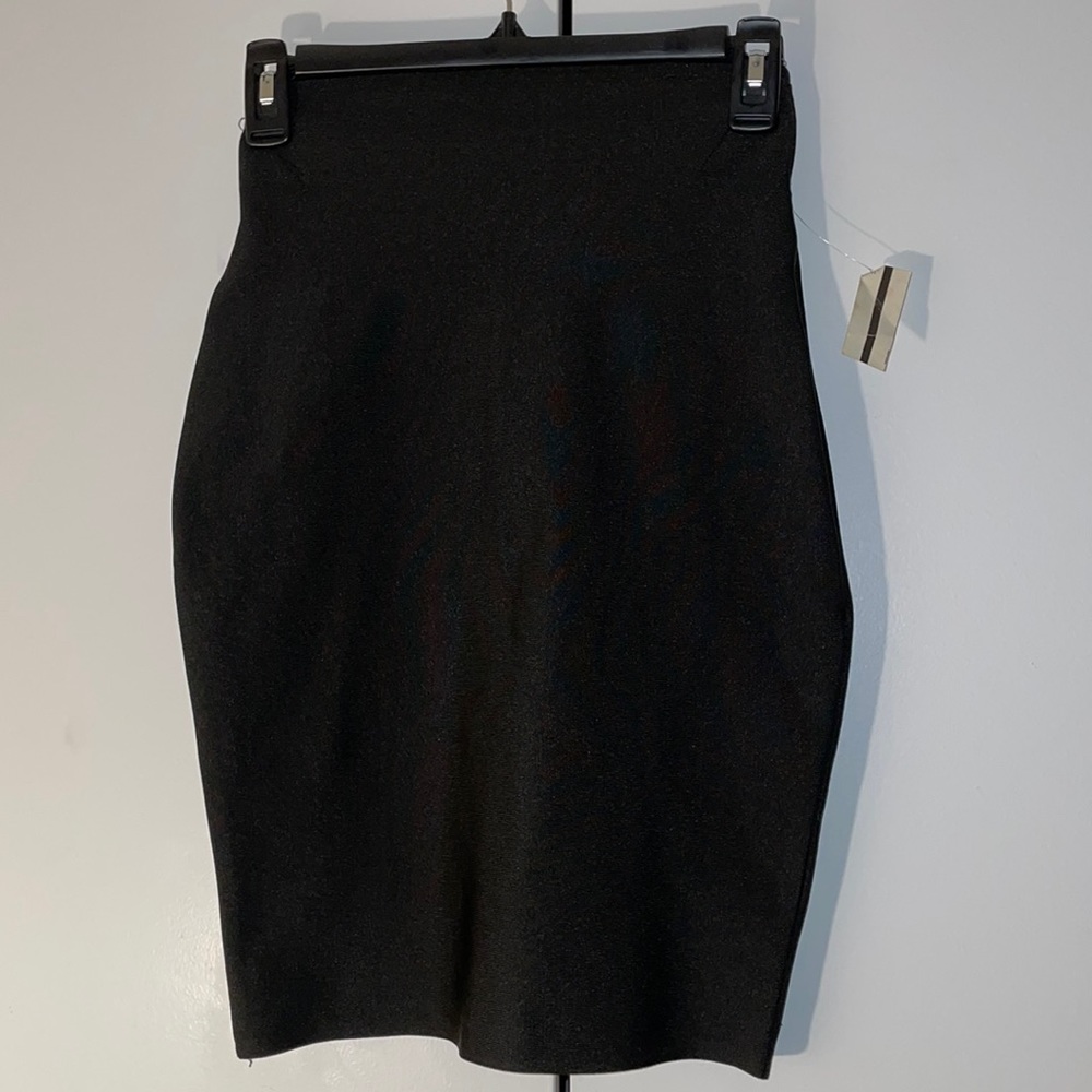 WOW COUTURE World of Women (NWT) black skirt. Size S.